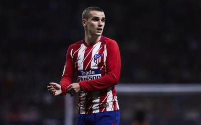 米兰电竞热评-凯恩头球攻门顶出诡异弧线